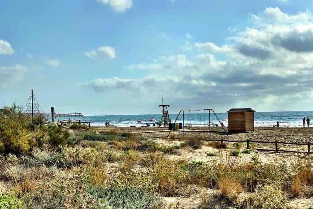 Neu Renoviertes Strandappartment Mit Meerblick Alcossebre エクステリア 写真