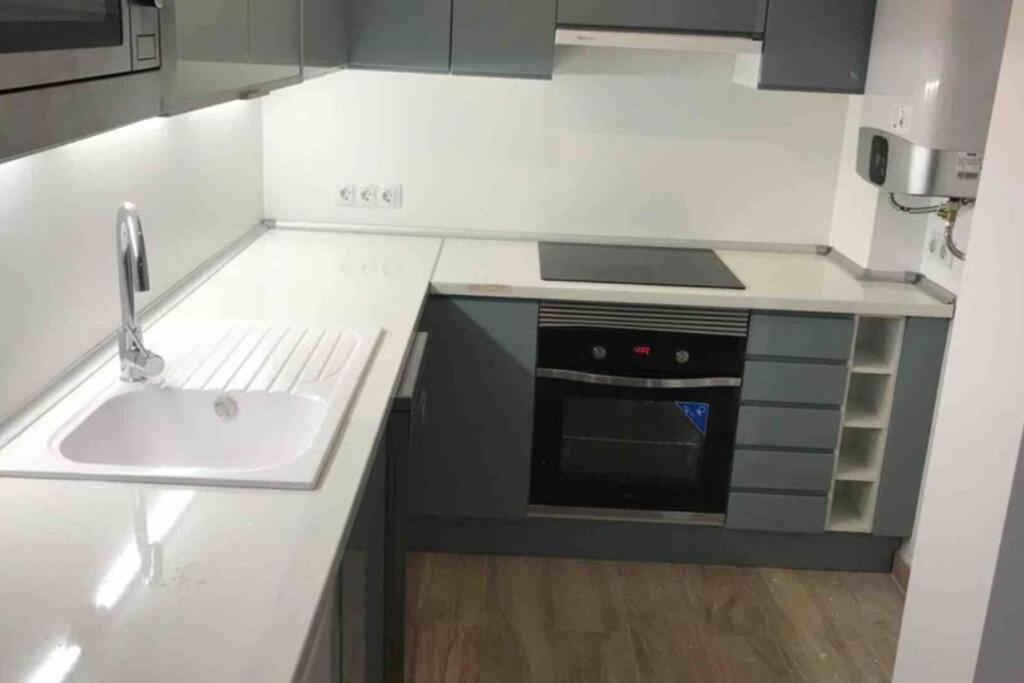 Neu Renoviertes Strandappartment Mit Meerblick Alcossebre エクステリア 写真